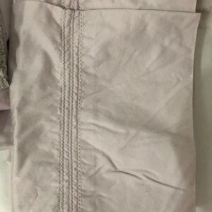 NWOT - 2 standard Pillowcases Gluckstein light purple - lilac mauve